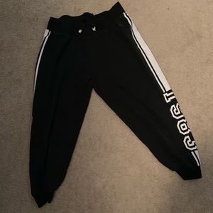 I like to call these stretchy capris